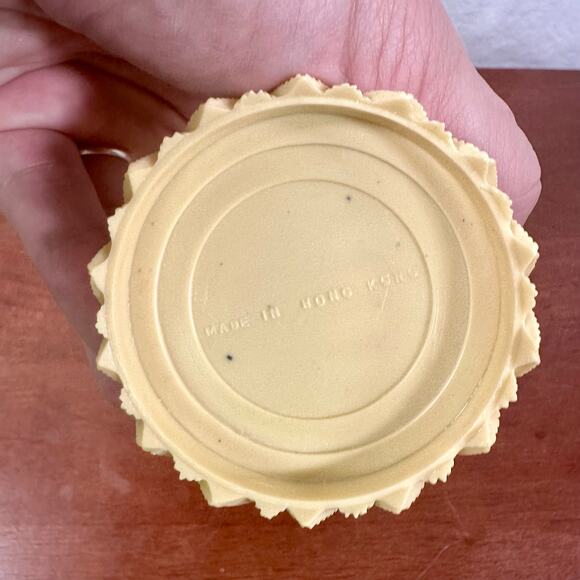 3/$20 VTG 1970s Faux Ivory Plastic Lattice & Flower Container With Lid Hong Kong - Picture 4 of 8